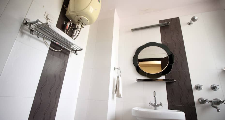Stepinn Panchsheel Enclave, New Delhi 5